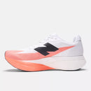 Chaussure de course New Balance FuelCell SuperComp Elite v5 avec mousse PEBA FuelCell, plaque de carbone et technologie Energy Arc pour la compétition sur route.